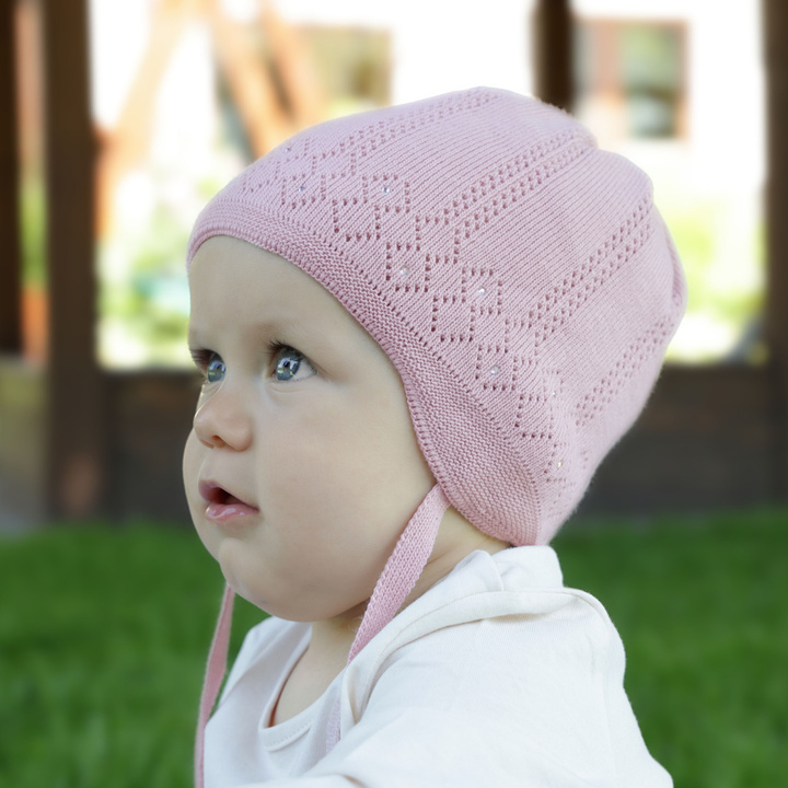 Осенне-весенняя шапочка для девочки фиолетовая Antila