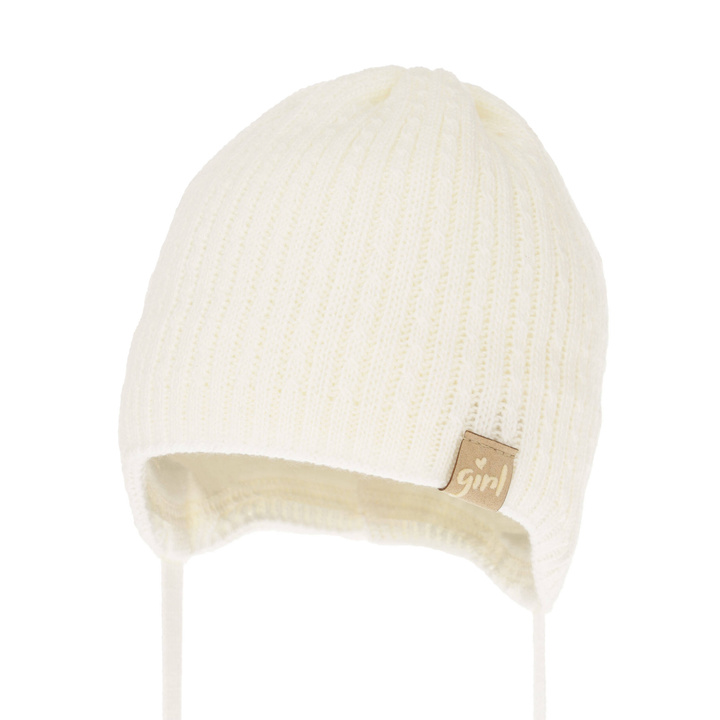 Осенне-весенняя шапочка для девочки кремовая связана Cheri