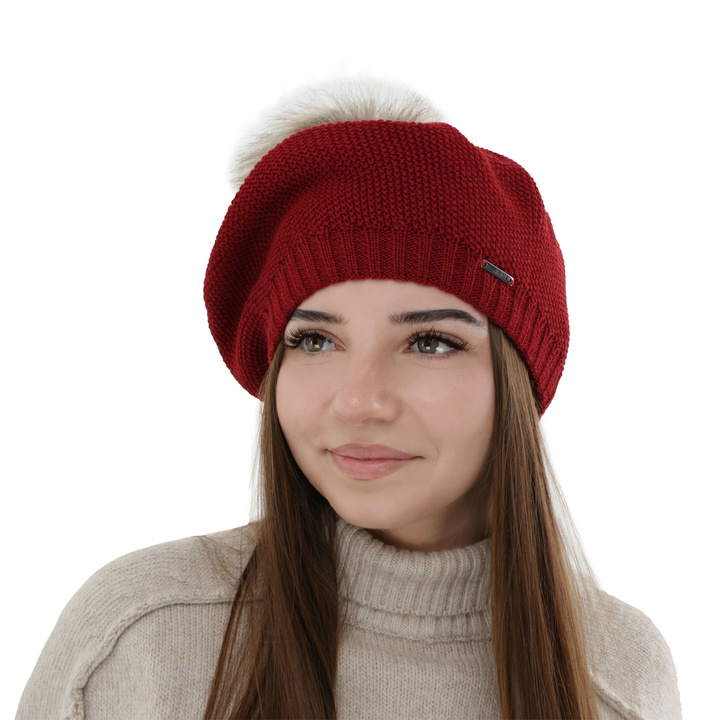 Женский зимний берет бордового цвета из мериносовой шерсти Bonnie