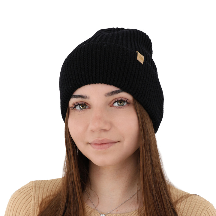 Женская зимняя шапка черного цвета из 100% шерсти мериноса Isla