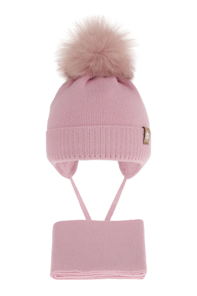 Зимний комплект для девочки: шапка и шарф розовые с помпоном Arika