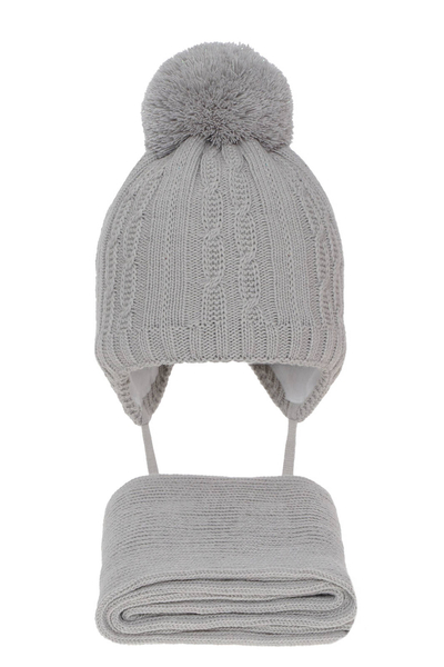 Зимний комплект для девочки: шапка и шарф серого цвета с помпоном Candy